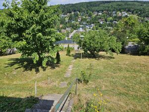 SCHÖNE AUSSICHTSLAGE MIT ALTBESTAND