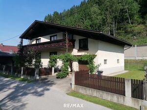 Zweifamilienhaus mit Holzwerkstatt, Garage und Carport ? Wohnen in Top Lage