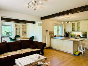 Stilvoller Bungalow mit Gartenidylle mit großem Wohn-Esszimmer!