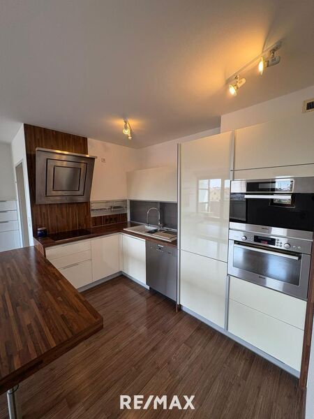 Geräumige 3-Zimmer Wohnung mit Loggia in zentraler Lage