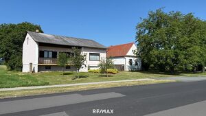 EFH, Streckhof, Stallungen & großes Grundstück