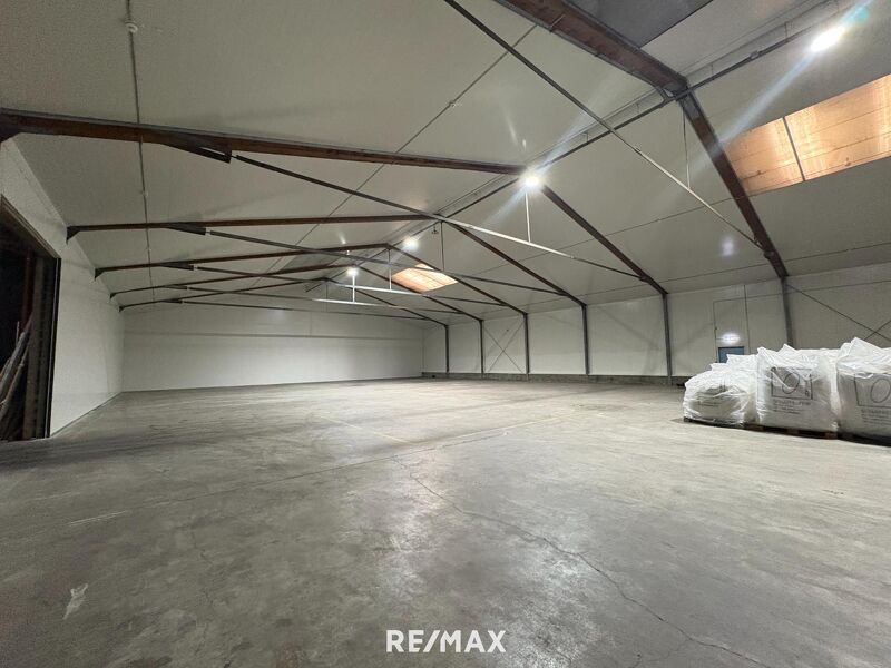 Lagerflächen bis zu 1000m² zu mieten