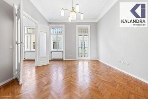 360° TOUR // GENERALSANIERTE ALTBAU-ETAGE