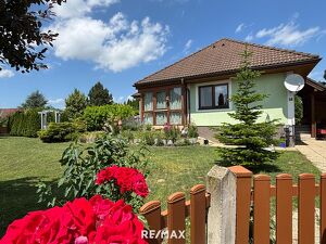 Traumhaftes Einfamilienhaus in begehrter Lage ? Einziehen & Wohlfühlen