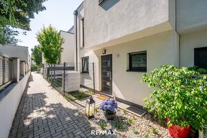 großzügige Doppelhaushälfte | eigener Garten und Parkplatz | viel Platz für Familie & Freunde