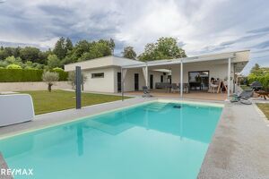 Alles auf einer Ebene ? stilvoller Bungalow für höchste Wohnansprüche