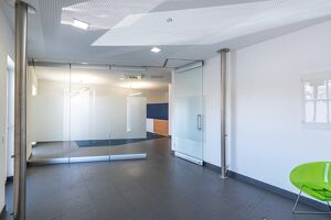 Modernes Erdgeschossbüro
