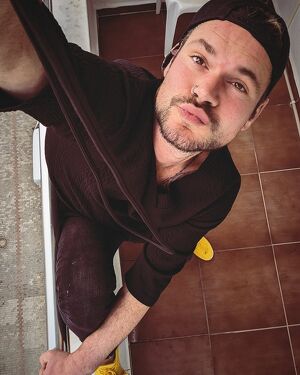 Ich bin Erik und suche einen Mann für Treffen ohne Verpflichtungen