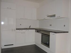 Helle 2-Zimmer-Wohnung mit hofseitigem Balkon - verfügbar ab November 2025