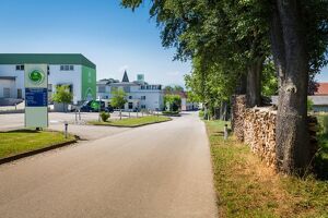 NUR ?  3,30/m² 429m² Großzügige Büroflächen mit Parkplätzen