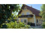 ?Wohnen & Wohlfühlen im Hügelland ? vielseitige Immobilie mit 8 Gästezimmern & Privatwohnung?