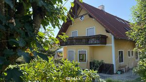 ?Wohnen & Wohlfühlen im Hügelland ? vielseitige Immobilie mit 8 Gästezimmern & Privatwohnung?