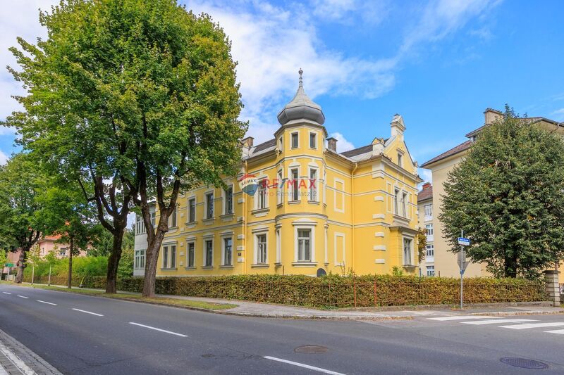 Grundstück mit -"Villa Hottenstein"