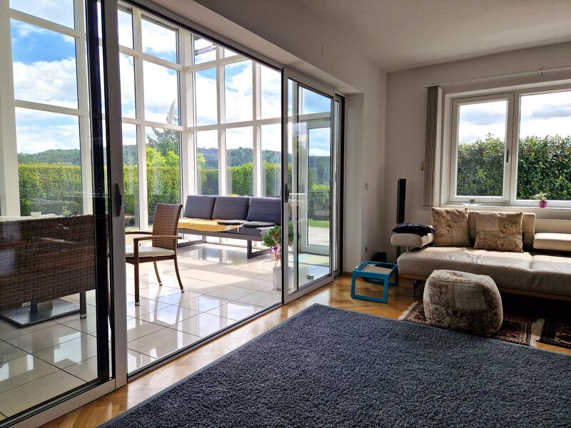 Lichtdurchflutetes Wohlfühlhaus mit Wintergarten und Pool ? ** Hart bei Graz **