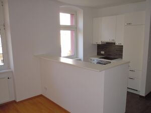 Helle 2-Zimmer-Wohnung mit Balkon - verfügbar ab Dezember 2025