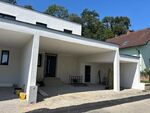 Neu gebaute Doppelhaushälfte mit großem 3fachcarport  in beliebter Siedlung