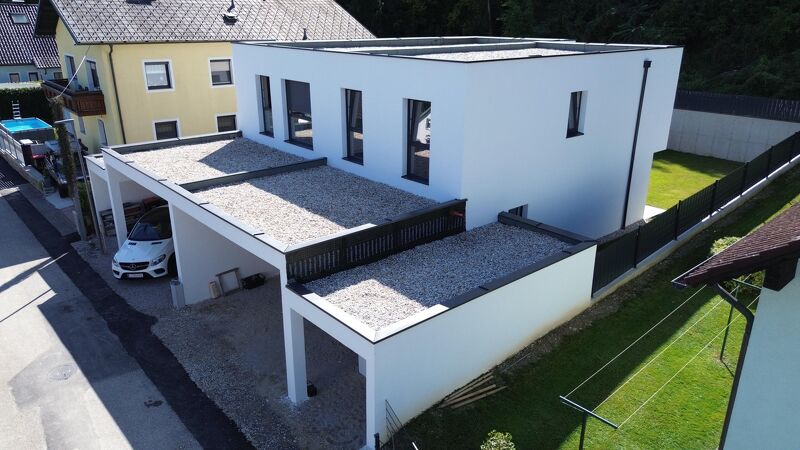 Neu gebaute Doppelhaushälfte mit großem 3fachcarport  in beliebter Siedlung  NEUER PREIS