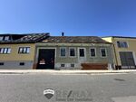 "Einfamilienhaus mit großem Grundstück in Schrattenberg"