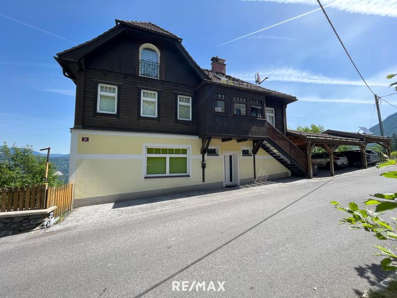 Gem&uuml;tliche Wohnung mit gro&szlig;z&uuml;giger Terrasse und tollem Fernblick!