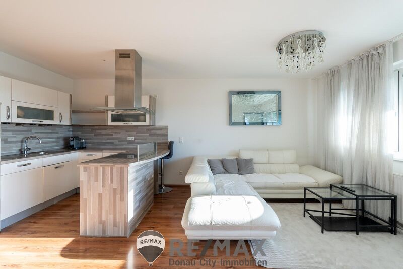 "Helle und voll m&ouml;blierte Wohnung"