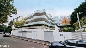 Stilvolle Gartenwohnung f&uuml;r gehobene Anspr&uuml;che - 4 Schlafzimmer, 4 B&auml;der!