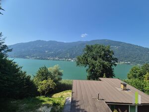 Schönes Seegrundstück mit Seezugang und Baubewilligung!