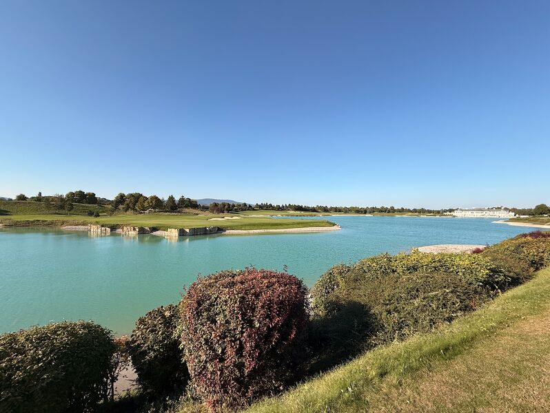 Exklusive Villa mit Lifestyle im Golfresort Fontana