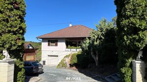 Geräumiges Einfamilienhaus, vollunterkellert, mit sehr schönem Garten!