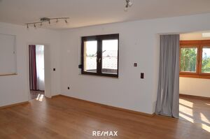 Moderne 4-Zimmer-Wohnung mit Wintergarten und Balkon