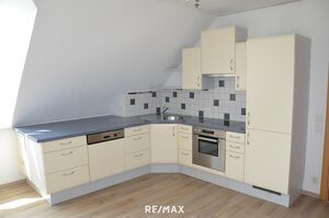 Großzügige Dachgeschosswohnung und Gartenmitbenutzung