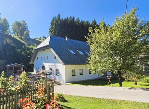 Ein Juwel, ein Sacherl des 18. Jahrhunderts ? Historisches Anwesen  mit modernem Wohntraum und idyllischem Grundstück!