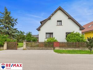 Charmantes Einfamilienhaus mit großem Eckgrundstück und Entwicklungspotenzial