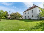 Renovierungsbedürftiges Haus mit großem Garten in Waidmannsdorf