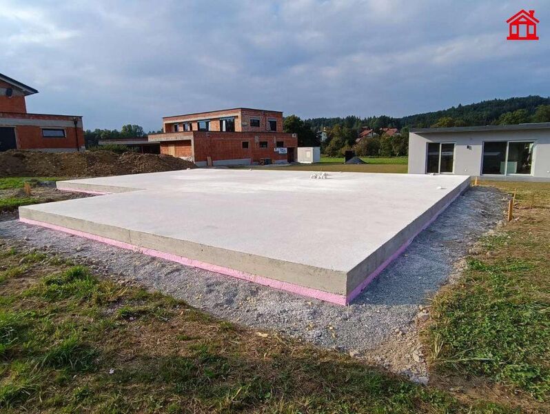 Schönes Baugrundstück mit Fundament für Bungalow in St. Martin im Sulmtal