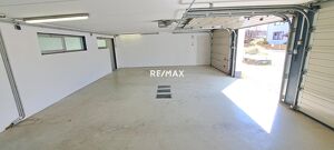 Zwei GARAGEN / HALLEN mit jeweils 3 STELLPLÄTZEN - zu mieten