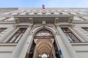 Stadthaus im Dach: Palais-Charme auf drei Etagen