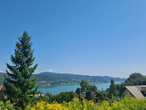 Grundstück mit unverbaubaren Blick auf den Wörthersee