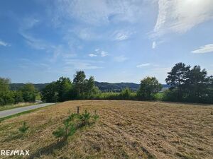 Voll aufgeschlossenes, sonniges Baugrundstück in Markt Hartmannsdorf
