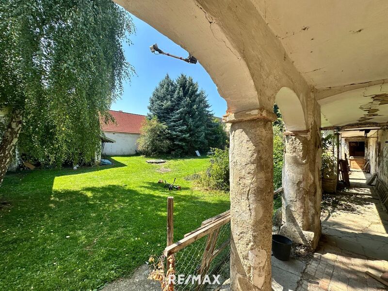 Sanierungsbedürftiger Bauernhof mit großem Grundstück, Stallungen und Stadl ? ländlicher Charme mit viel Potential!