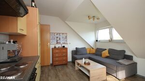 2-Zimmer-Dachgeschosswohnung mit Parkplatz und Klimaanlage!