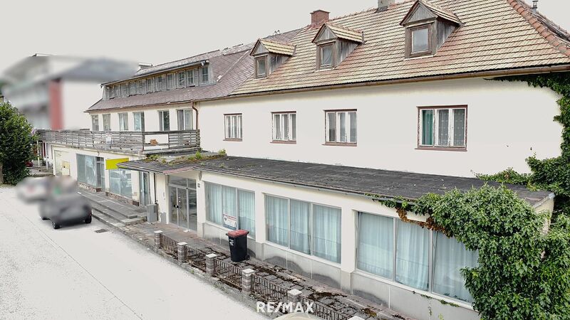 Großes Haus mit Entwicklungspotenzial in Mönichkirchen / ehemaliges Hotel