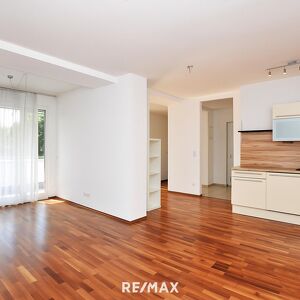 Moderner Wohntraum mit Loggia und Balkon