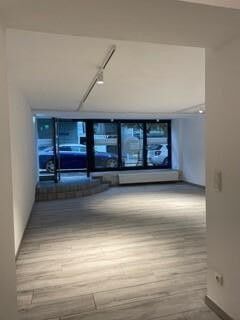 Neuwertige Büro- oder Verkaufsfläche in der Welser Pfarrgasse - ab Jänner 2026