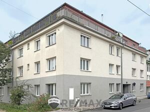 "Coole 2 oder praktische 3 Zimmer Wohnung, Renovierungsbedarf!"