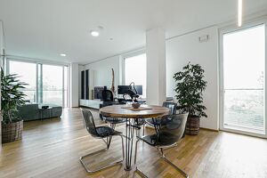 2 Zimmer + Balkon im TRIIIPLE! VIDEOBESICHTIGUNG!