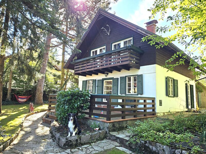 Baugrund mit Häuschen in ruhiger Lage!