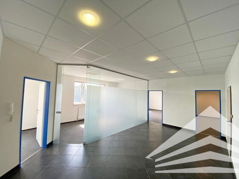 Gut sichtbares Büro mit Werbemöglichkeit in Leonding!