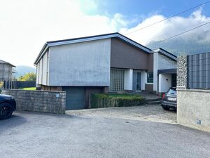 WOHNHAUS TERNBERG MIT SONNIGEM GRUNDSTÜCK + POOL