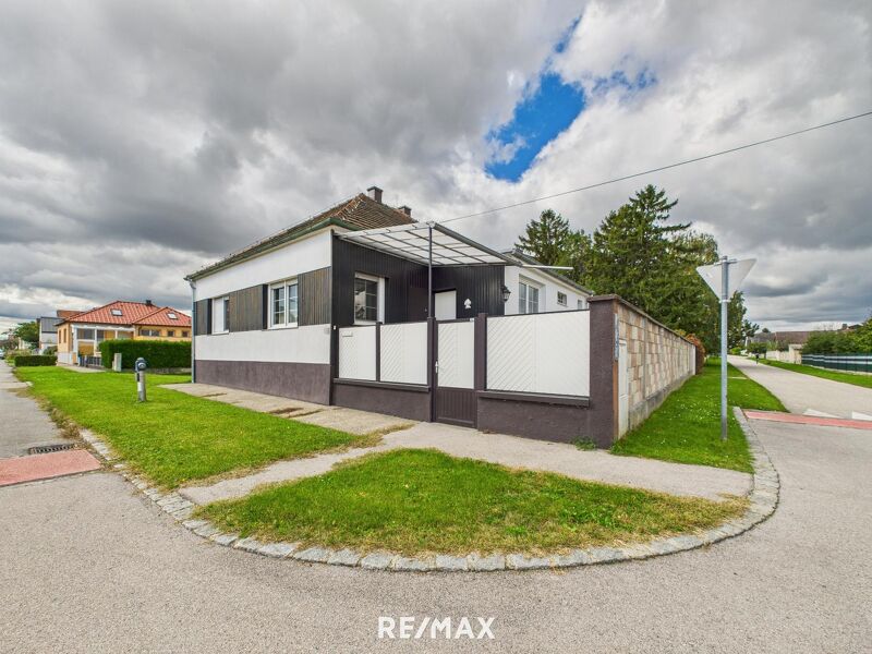 Einfamilienhaus mit Keller, Garten und Garage