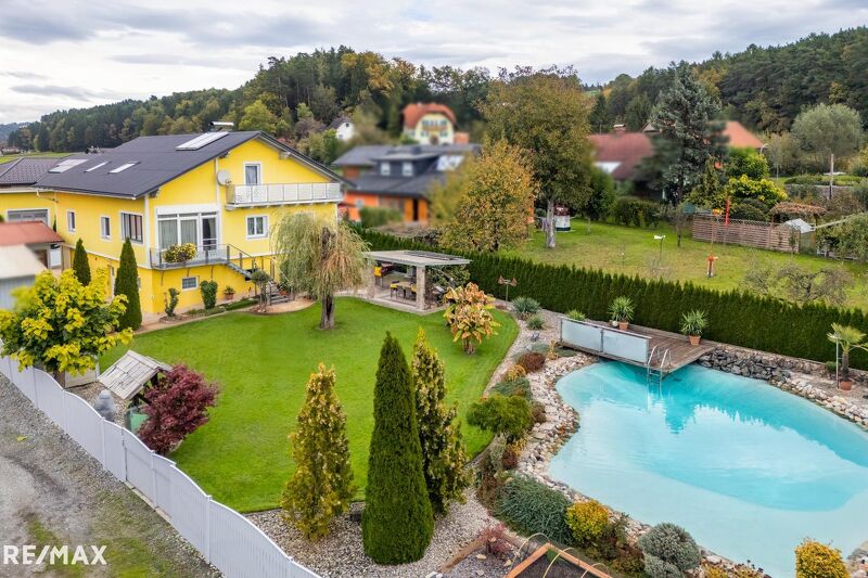 GARTENPARADIES für die ganze Familie mit Schwimmteich und 4 Garagen